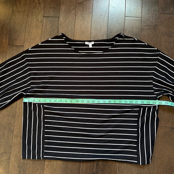 Dressy and Boxy Reitmans Sweatshirt - Picture 3 of 4